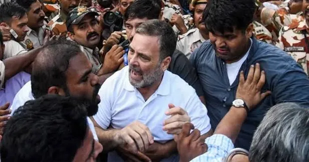 राजनीतिक विरोध: कांग्रेस ने उत्तर प्रदेश में 'वोट चोरी' के खिलाफ काला दिवस मनाया