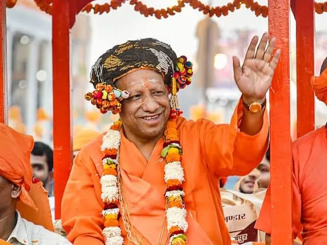 योगी का गोरखपुर दौरा: चार दिवसीय अनुष्ठान और विजयादशमी शोभायात्रा की तैयारी