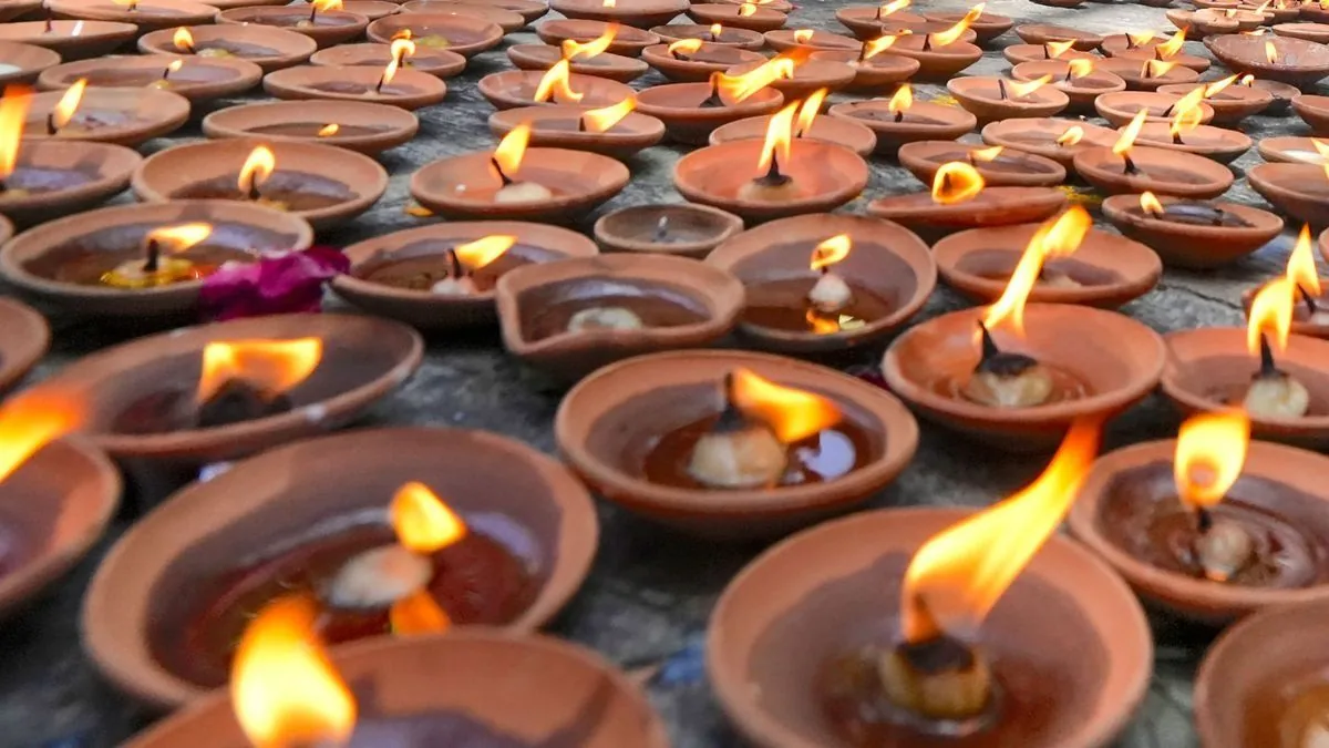 करौली में विशेष दिवाली दीपक: सामान्य दीये से चार गुना बड़ा यह बर्तन 24 घंटे तक जलाता है ज्योत