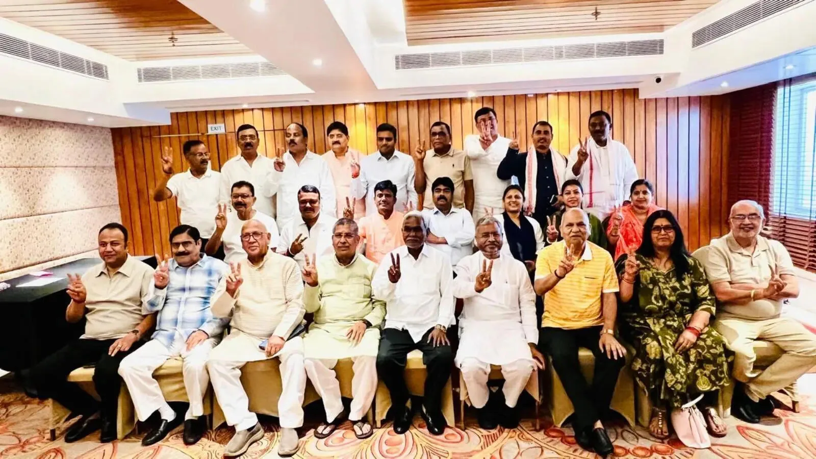 राजनीतिक समीकरण: राज्यसभा चुनाव का परिणाम विधानसभा का संकेत देता है