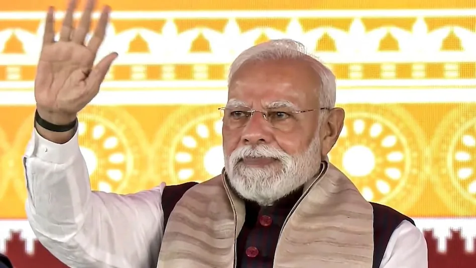 काशी में भाजपा का शक्ति प्रदर्शन: मोदी के 25 साल के सफर से 2027 की तैयारी