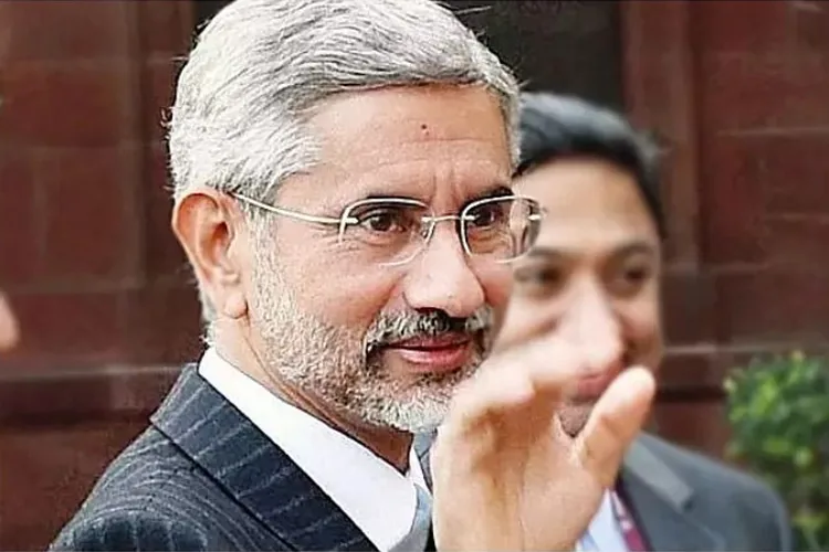 ऐतिहासिक यात्रा: भारतीय विदेश मंत्री ने बाकू के प्राचीन अग्नि मंदिर का किया दौरा