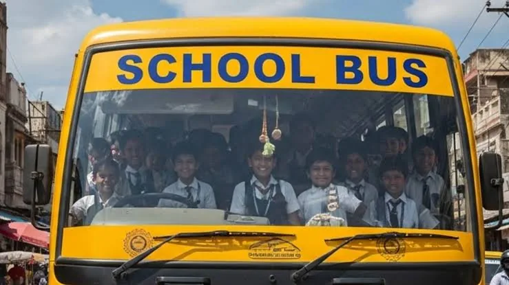 कमिश्नर की नाराजगी: नोटिस नहीं बल्कि 784 अनफिट स्कूली बसों को सीज करने का सख्त निर्देश
