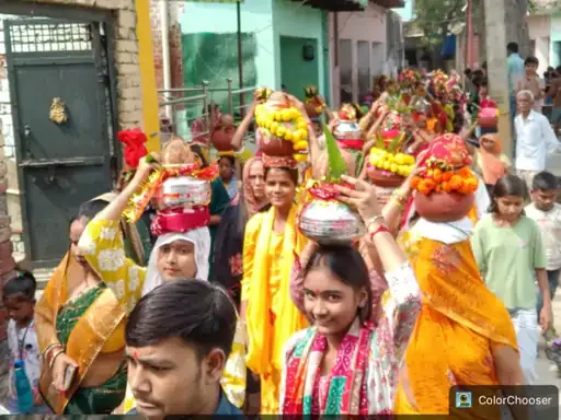 टूंडला में दुर्गापूजा का शुभारंभ: कलशयात्रा के साथ शुरू हुआ भक्तिपूर्ण महोत्सव