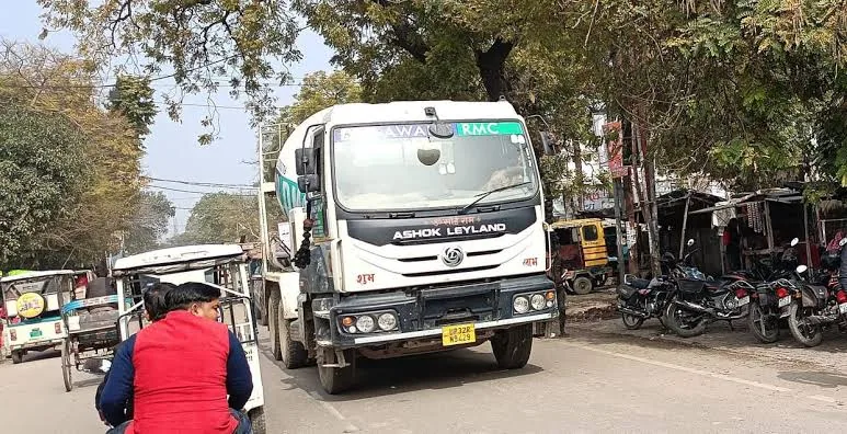 यातायात की लापरवाही: नो एंट्री के बावजूद बाराबंकी में दौड़ रहे भारी वाहन, हादसे का खतरा