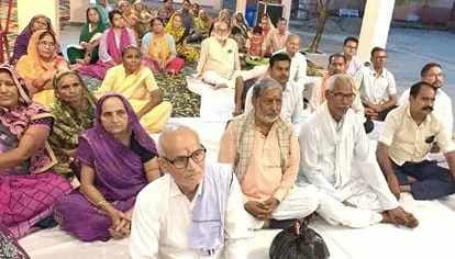 लखीमपुर खीरी में कथा: श्रीमद्भागवत आयोजन में गोमाता की महिमा का गुणगान
